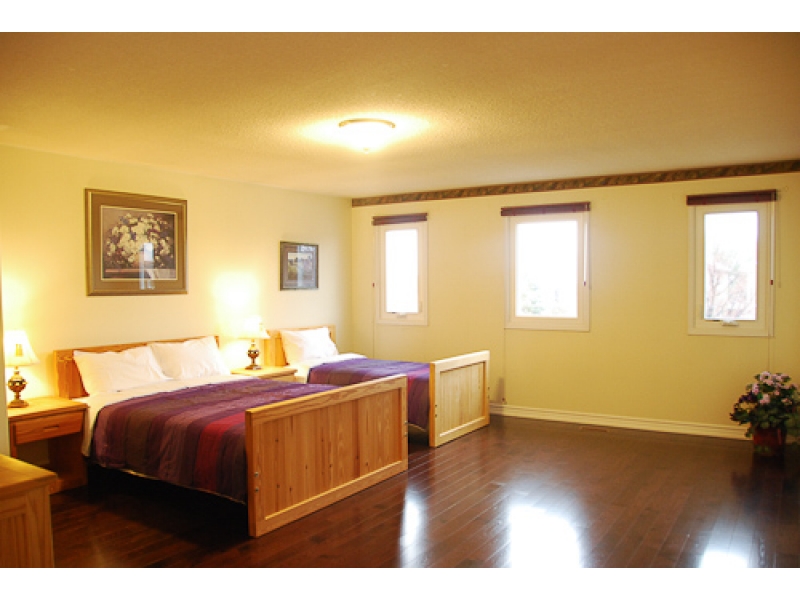 Mississauga华人旅馆,家庭旅馆,短租房,日租房