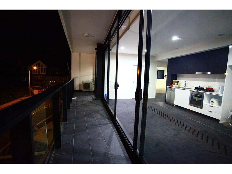 路tram61站 全新appartment 两单间出租. 封面照