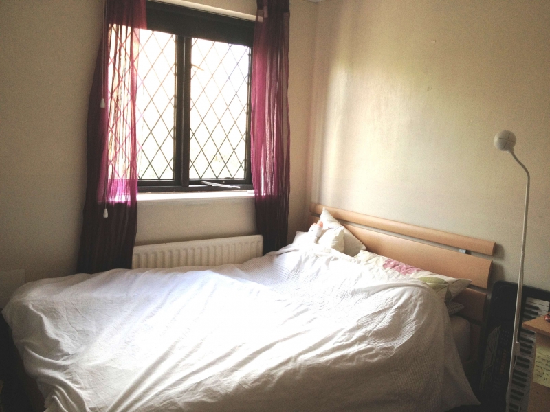 双人床-Canada Water主卧室短期出租6月至9月